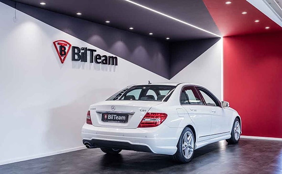 Mercedes-Benz C220 5 of 22