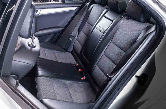 Mercedes-Benz C220 22 of 22