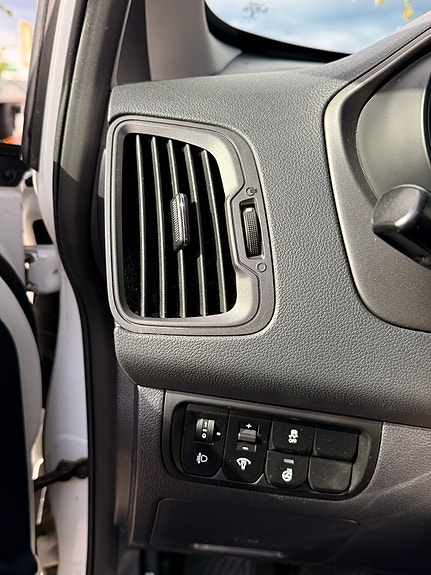 Kia Rio 9 of 20