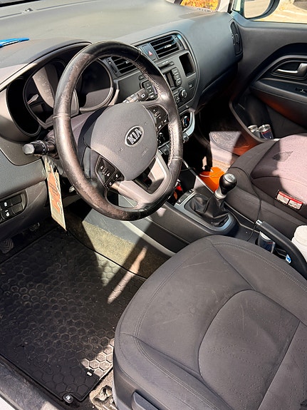 Kia Rio 5 of 20