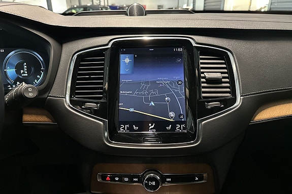 Volvo XC90 12 of 27