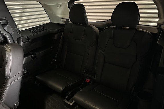 Volvo XC90 24 of 27