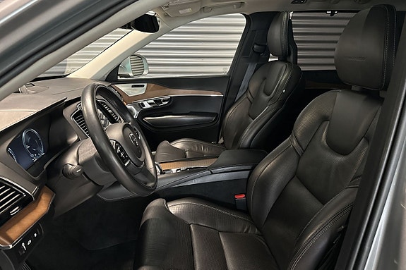 Volvo XC90 20 of 27
