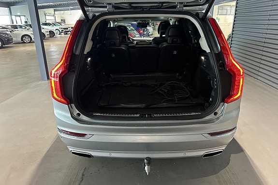 Volvo XC90 25 of 27