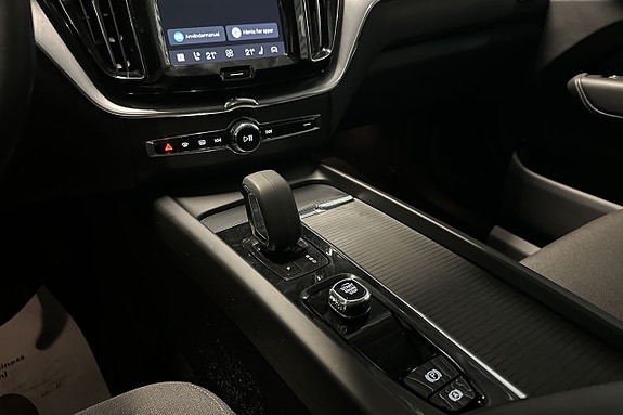 Volvo XC60 11 of 20