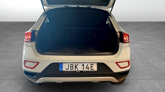 Volkswagen T-Roc 12 of 13