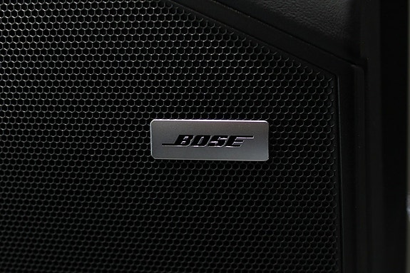 Porsche Cayenne 15 of 22