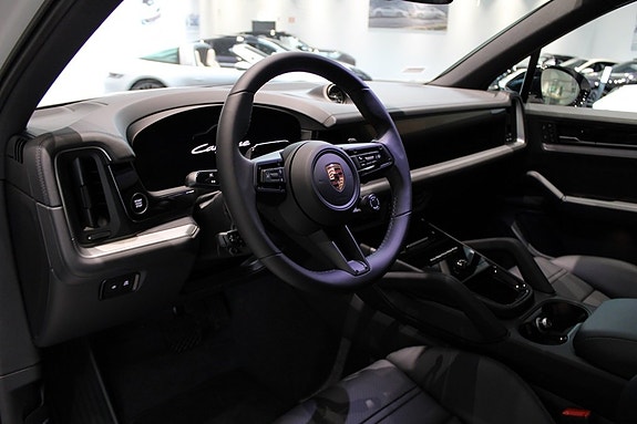 Porsche Cayenne 12 of 22