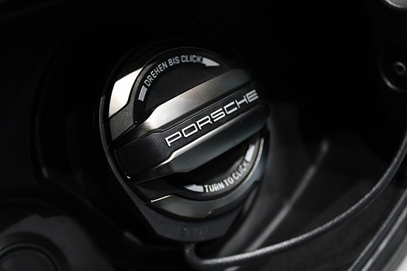 Porsche Cayenne 22 of 22