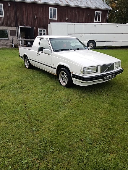 Volvo 740 2 of 6