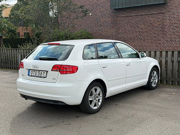 Audi A3 8 of 16