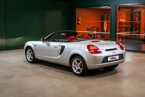 Toyota MR2 3 of 24