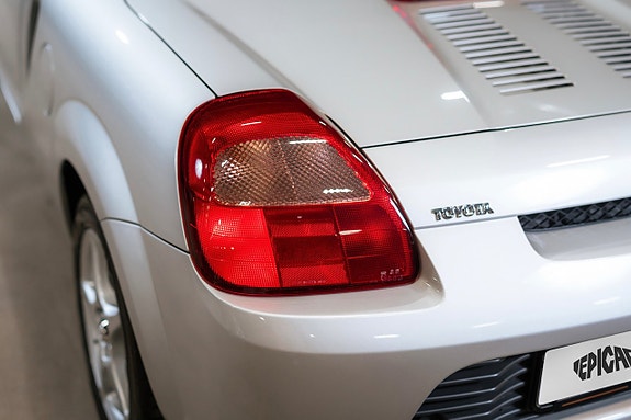 Toyota MR2 10 of 24