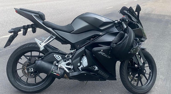 Yamaha YZF-R 3 of 5