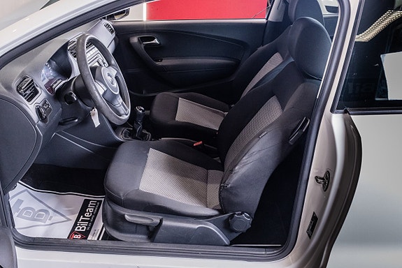 Volkswagen Polo 13 of 18