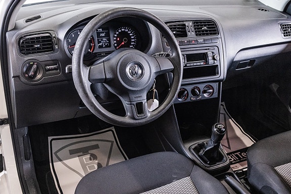 Volkswagen Polo 16 of 18