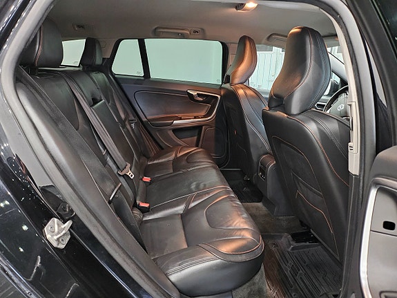 Volvo V60 11 of 26