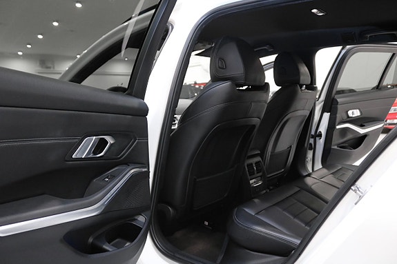 BMW 330d 15 of 30