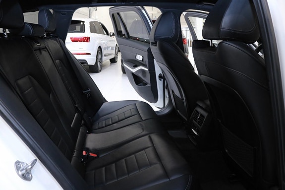 BMW 330d 16 of 30
