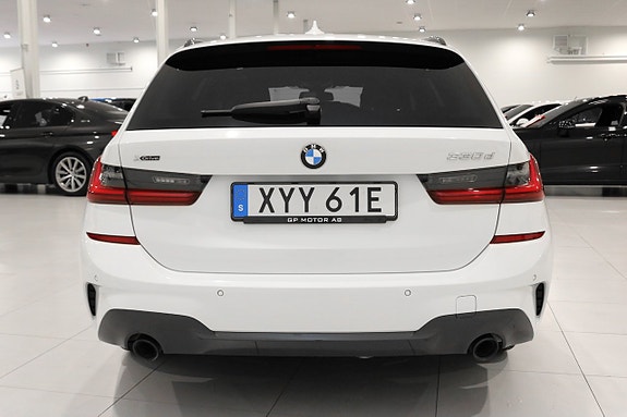 BMW 330d 4 of 30