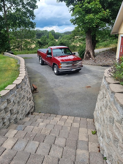 Chevrolet Silverado 1500 2 of 7