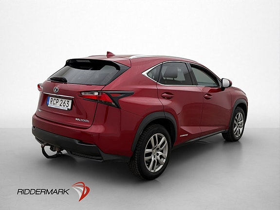 Lexus NX300h 8 of 30