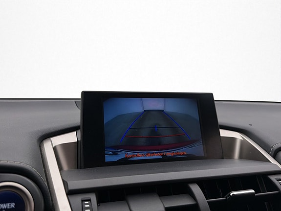 Lexus NX300h 21 of 30