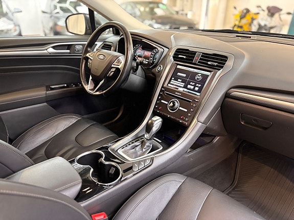 Ford Mondeo 19 of 23