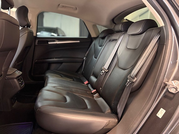 Ford Mondeo 15 of 23