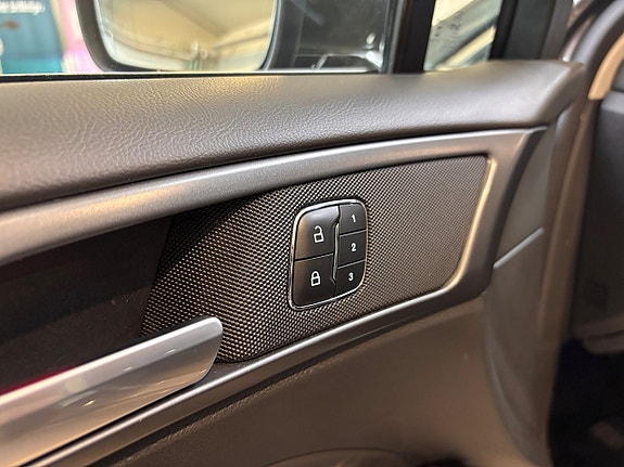 Ford Mondeo 13 of 23