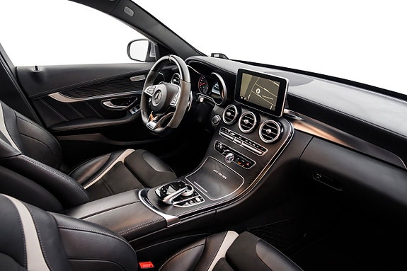 Mercedes-Benz C63 20 of 25
