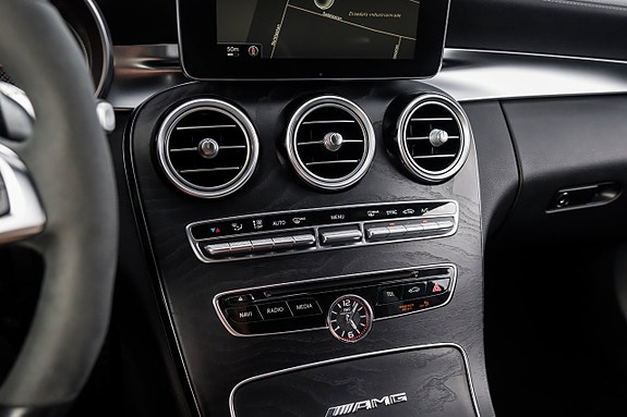 Mercedes-Benz C63 16 of 25