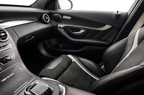 Mercedes-Benz C63 18 of 25