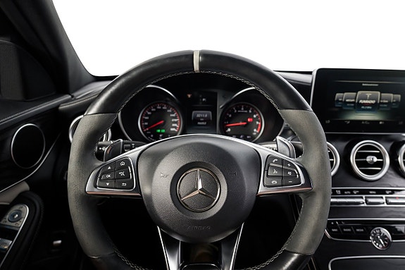 Mercedes-Benz C63 12 of 25