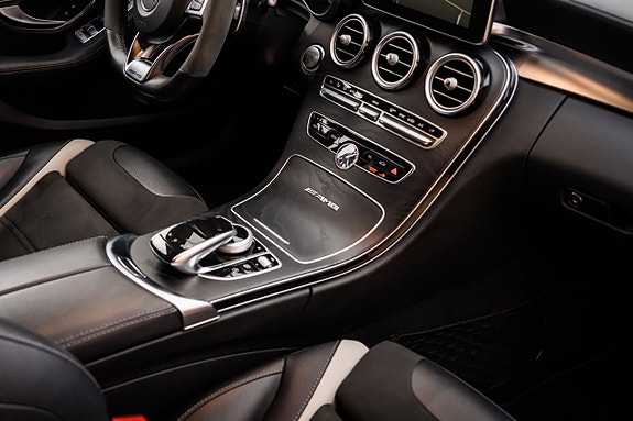 Mercedes-Benz C63 22 of 25
