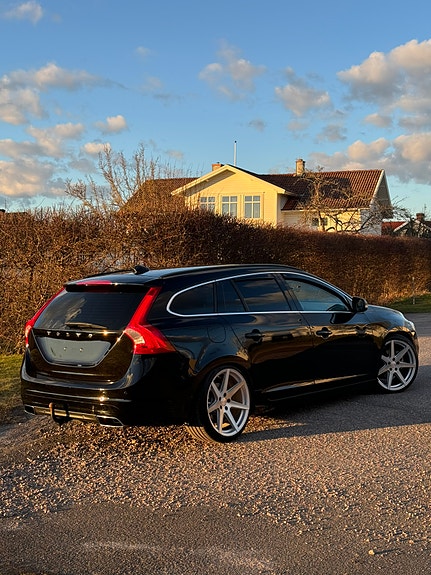 Volvo V60 4 of 9