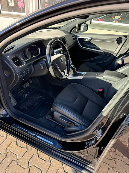 Volvo V60 7 of 9