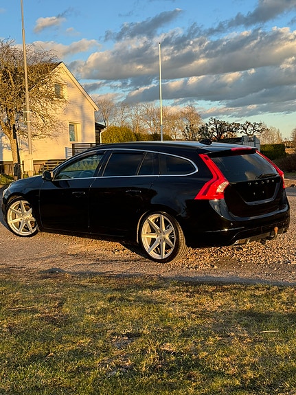 Volvo V60 3 of 9