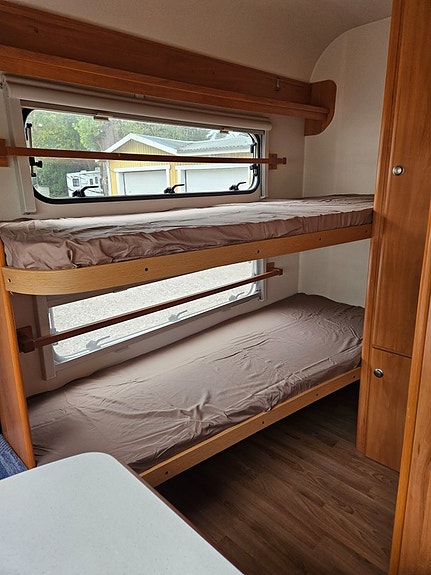 Home-car 65 " barnkammare/dubbelsäng " aircondition 8 of 16