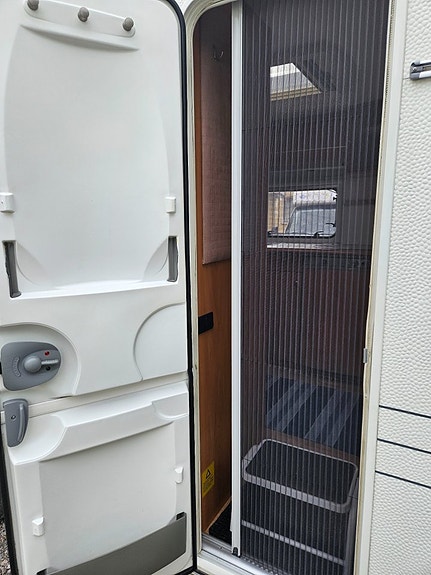 Home-car 65 " barnkammare/dubbelsäng " aircondition 12 of 16