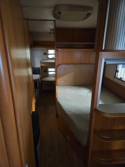 Home-car 65 " barnkammare/dubbelsäng " aircondition 16 of 16