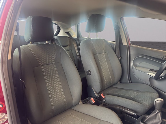Ford Fiesta 10 of 19