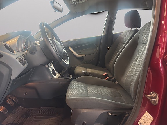 Ford Fiesta 11 of 19