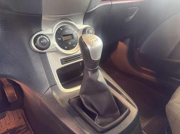Ford Fiesta 16 of 19