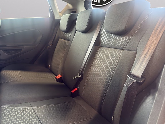 Ford Fiesta 17 of 19