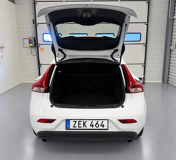 Volvo V40 7 of 10