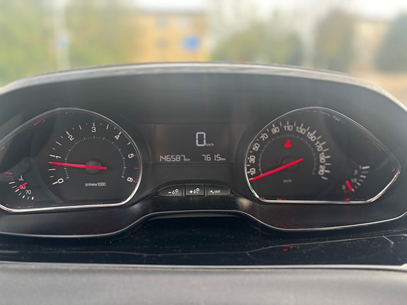 Peugeot 208 6 of 10