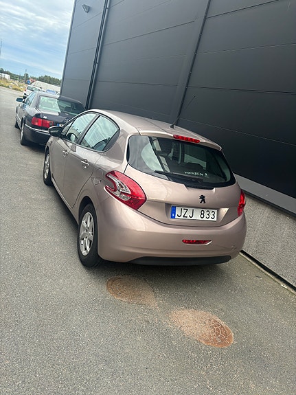 Peugeot 208 10 of 10