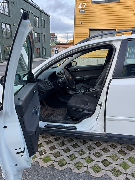 Volvo V50 5 of 10