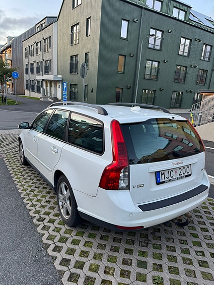 Volvo V50 3 of 10